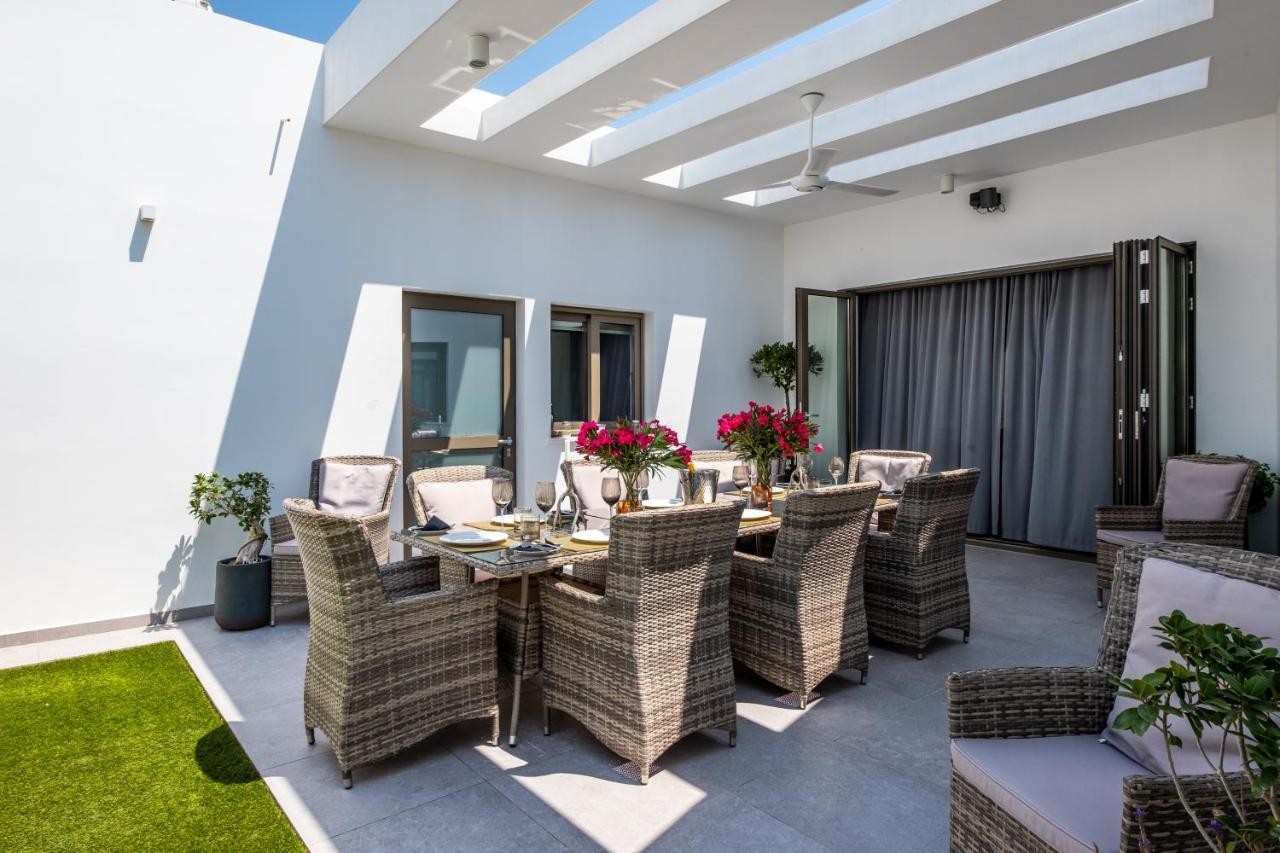 Rooms At Villa Amour Cyprus Oroklini Exterior foto